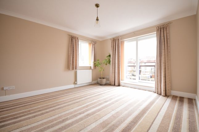 Flat to rent in Horse Sands Close, Southsea