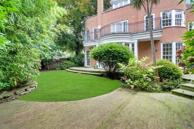 42, Netherhall Gardens, London photo 2