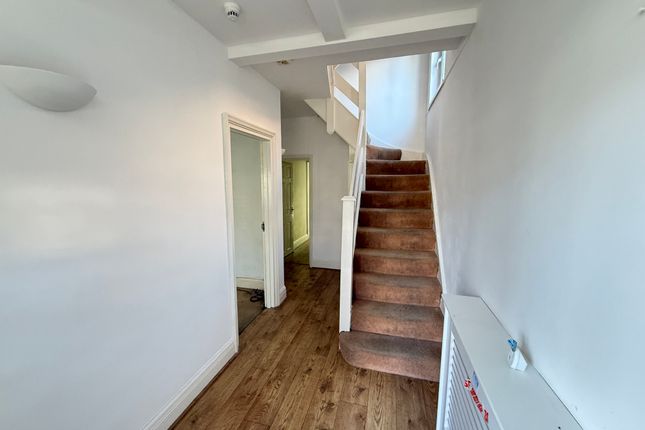 46, Northwick Avenue, Harrow photo 3