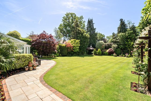 The Gate House, 6, North Common, Weybridge photo 4
