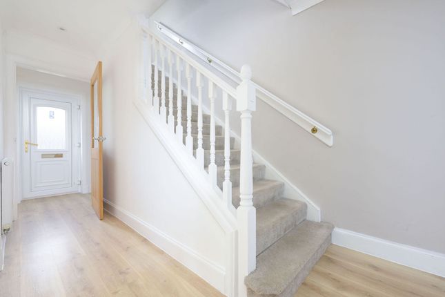 152 Keltyhill Road, Kelty photo 2