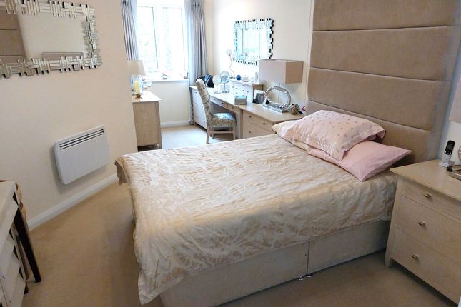 Flat for sale in Broadfield Court, Prestwich, Manchester