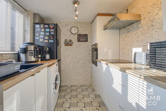 27, Camellia Crescent, Clacton-on-Sea photo 2