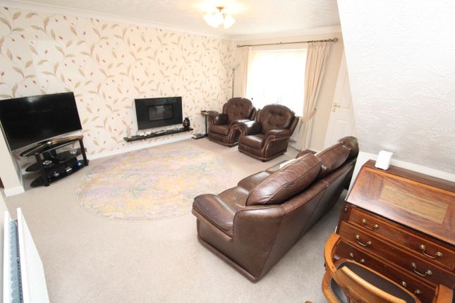 6, Old Field Close, Leicester photo 5