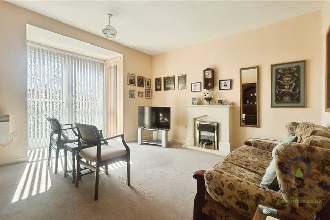 122, Sienna Court, Oldham photo 3