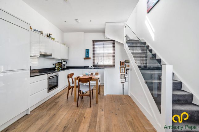 Thumbnail Detached house to rent in St. Ann's Road, Harringay, London
