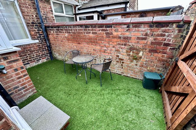 End terrace house to rent in Kingsford Street, Salford