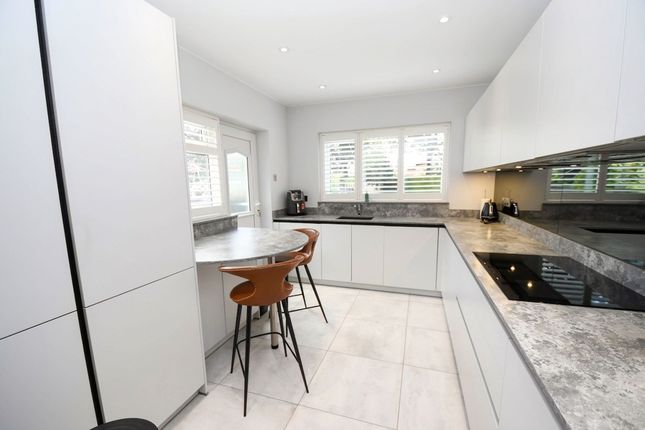 23 Manor Road, Salford photo 3