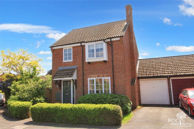 Thumbnail Detached house for sale in Scrivens Mead, Thatcham, Berkshire