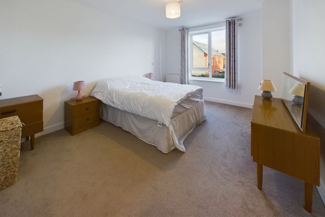 Flat for sale in Moorhen Road, Yatton, Bristol