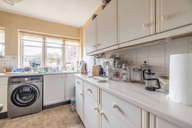 8, Buccleuch Road, Datchet photo 3