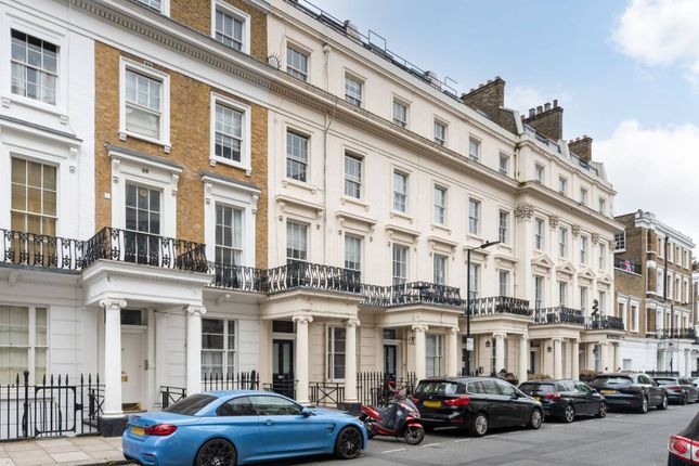 Flat to rent in Devonshire Terrace, Bayswater, London