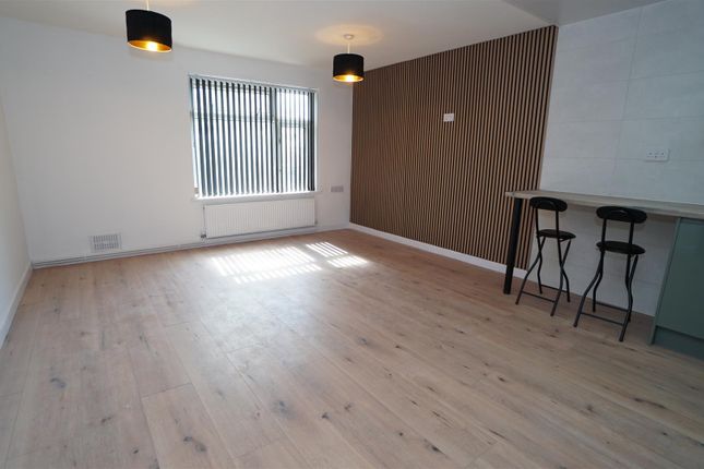 15, Welham Walk, Bradford photo 2