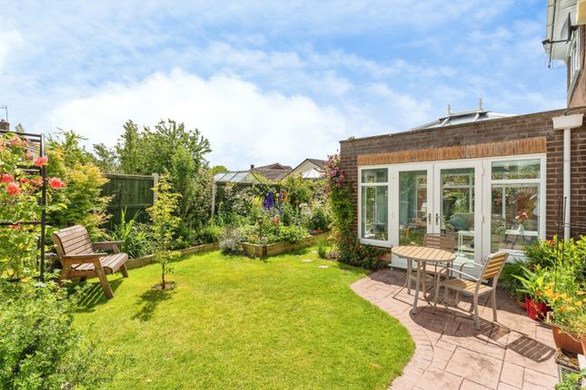 24, Vincent Drive, Cheshire photo 4