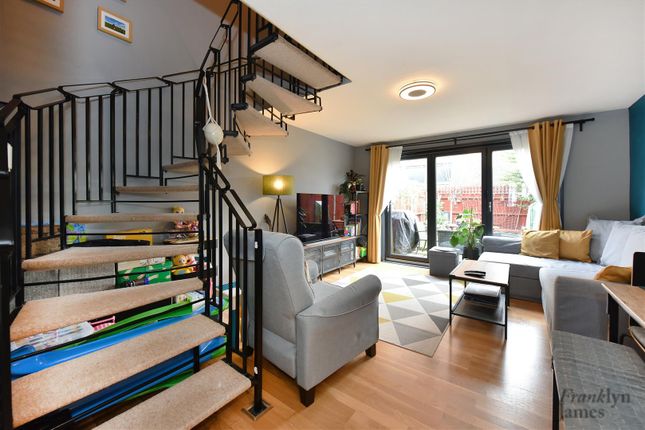 End terrace house for sale in Claire Place, Isle Of Dogs