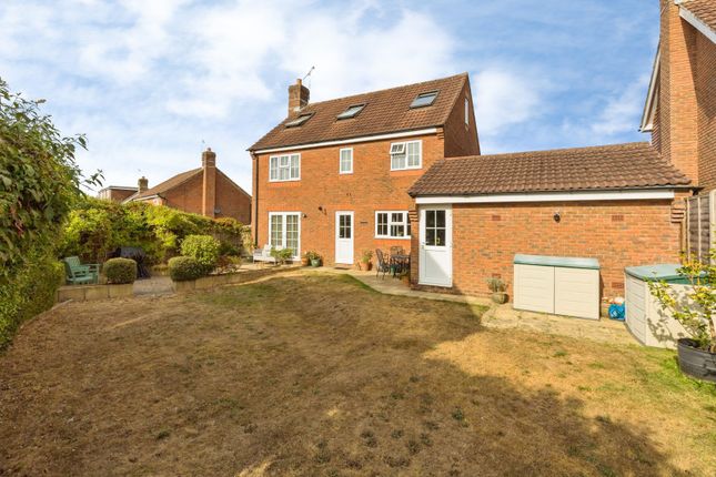 8, Moorland Road, Crawley photo 4