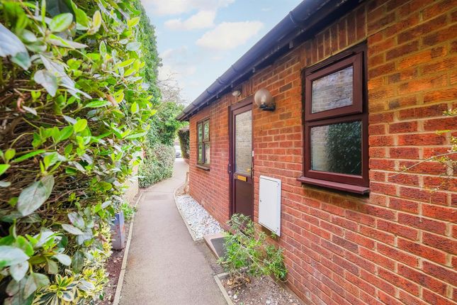 28, Westleigh Court, Wanstead photo 2