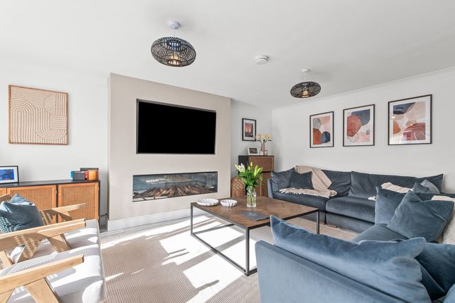 11 Cypress Court, Auchterarder photo 3