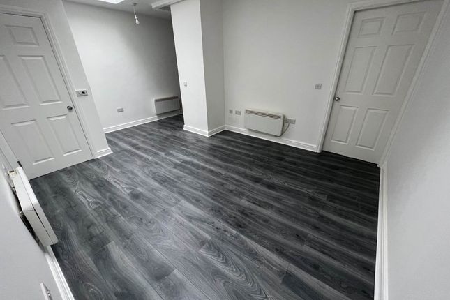 Flat B 11, Bird Street, Lichfield photo 4