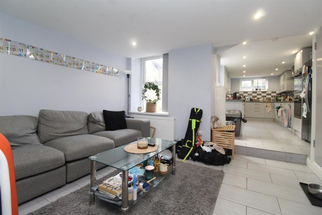 Property to rent in Kingsland Terrace, Pontypridd CF37