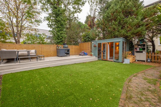 South Bank Terrace, Surbiton photo 4