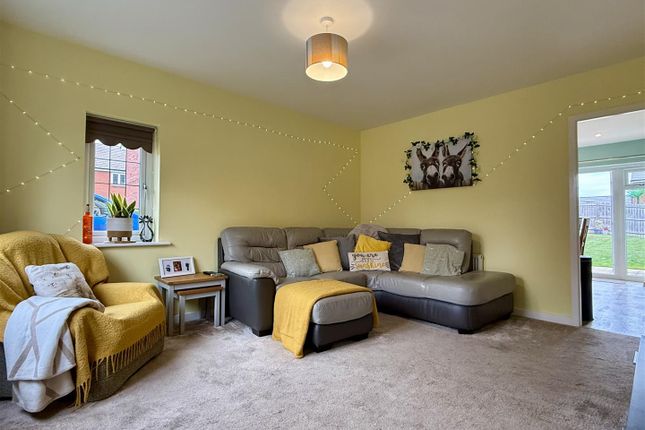 22, Dunnock Close, Hereford photo 4
