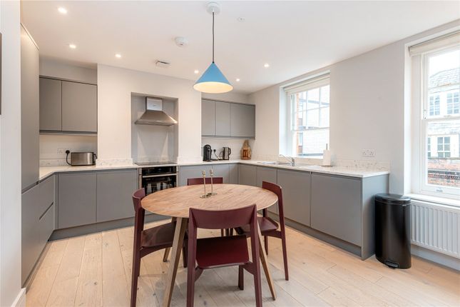 Flat to rent in Marylebone Lane, Marylebone, London