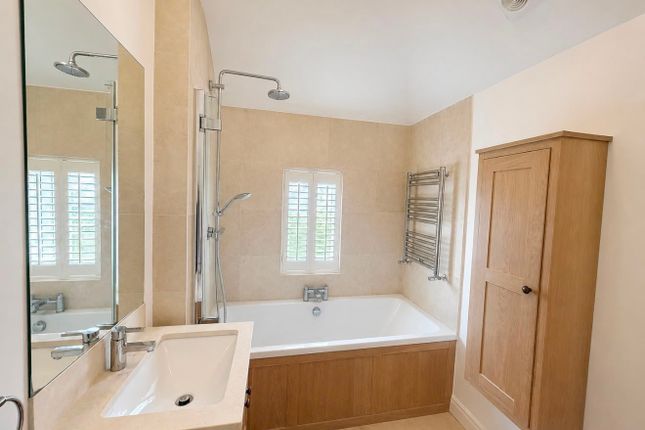 42, Wheatley Avenue, West Yorkshire photo 3