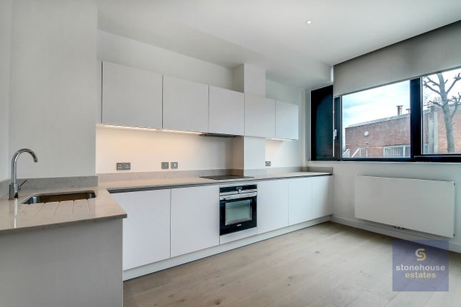 Thumbnail Flat to rent in Hill House, Highgate Hill, London