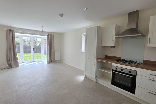 12, Stone Furlong, Long Itchington photo 3