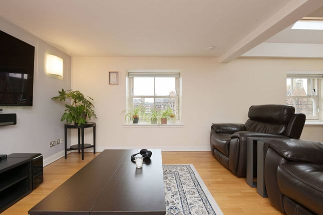 14/13 Hermand Crescent, Slateford, Edinburgh, EH11 1LP photo 3