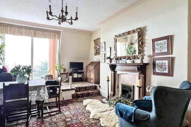 Flat 5 - 49, Esplanade, Scarborough photo 5