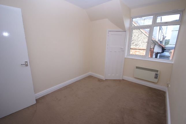 Flat 3, 15, Station Road, Tidworth photo 5