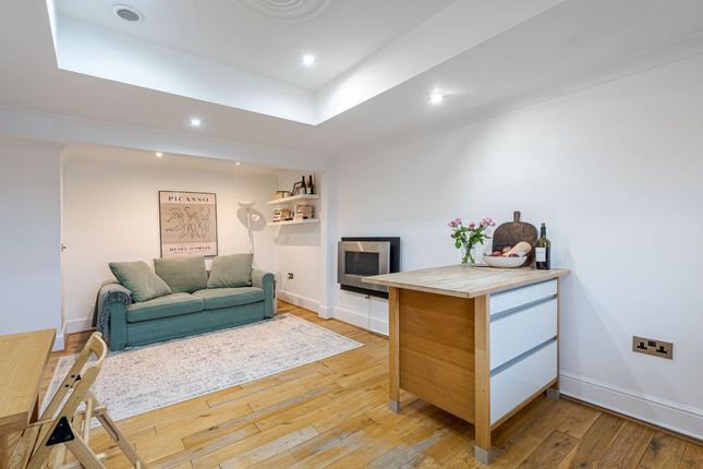 55, St George's Drive, London photo 4