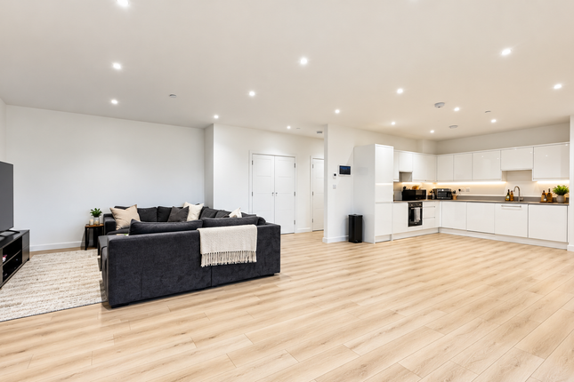 Flat 10, Iby House, London photo 3