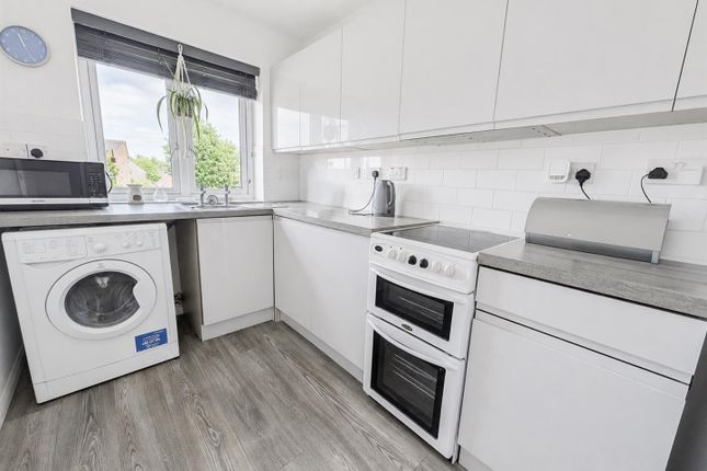9 Manor House Court, Regency Close, Uckfield photo 2