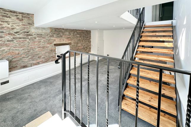 Flat E Rockmount, 12, Rea Barn Road, Brixham photo 2
