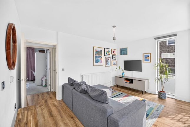 1 Riddell Court Campsbourne Road, London photo 3