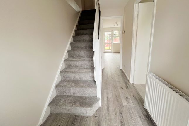 21, Sturt Court, Guildford photo 2