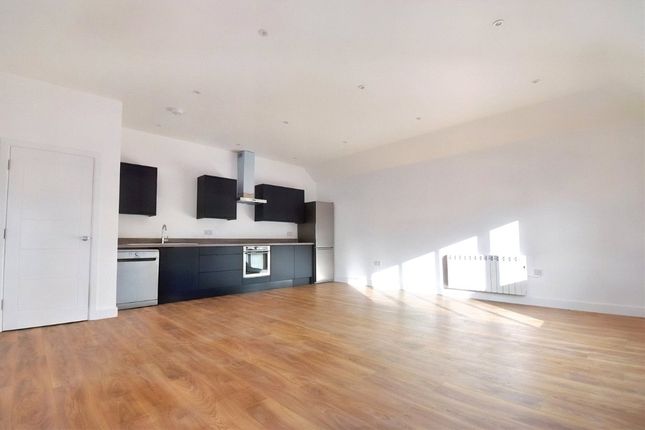 Flat for sale in The Broadway, Thatcham, Berkshire
