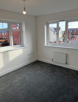 End terrace house to rent in Walker Point Way, Newport