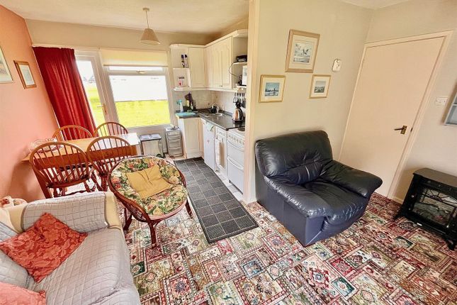 30 Winterton Valley Estate, Edward Road, Great Yarmouth photo 2