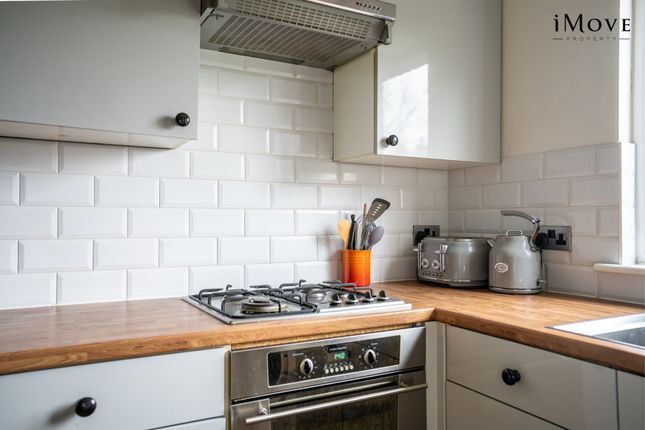 Flat for sale in Westwell Road, London