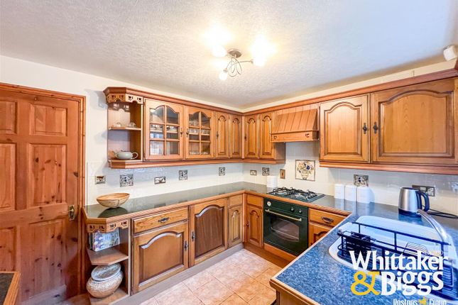 14, Fielden Close, Stoke-On-Trent photo 4