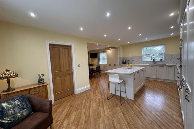 30, Knedlington Road, Howden photo 2