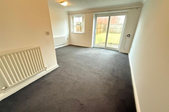 17, Steading Court, Consett photo 2