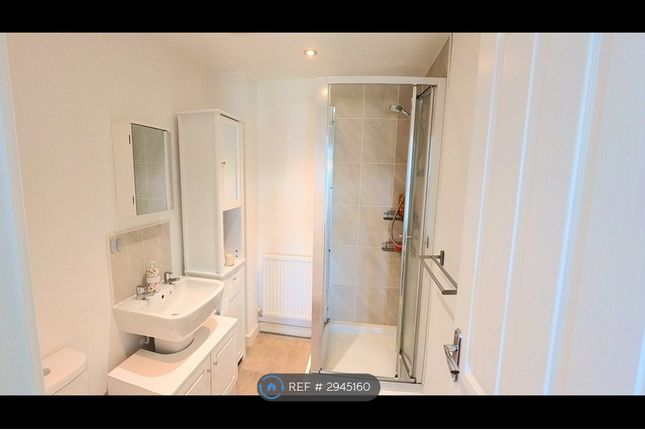 Hever Close, Northampton photo 3