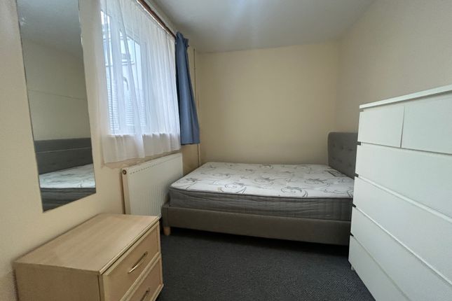 Flat 3, 16, Gold Street, Adamsdown, Cardiff photo 4