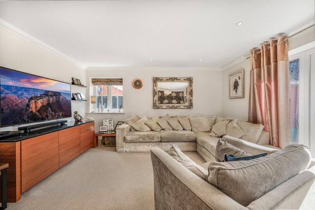 3, Farmer Close, Dunmow photo 2