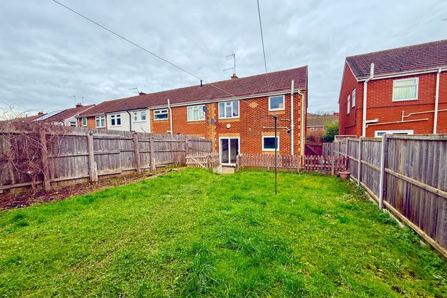 43 Colwell Avenue, Gloucester photo 3